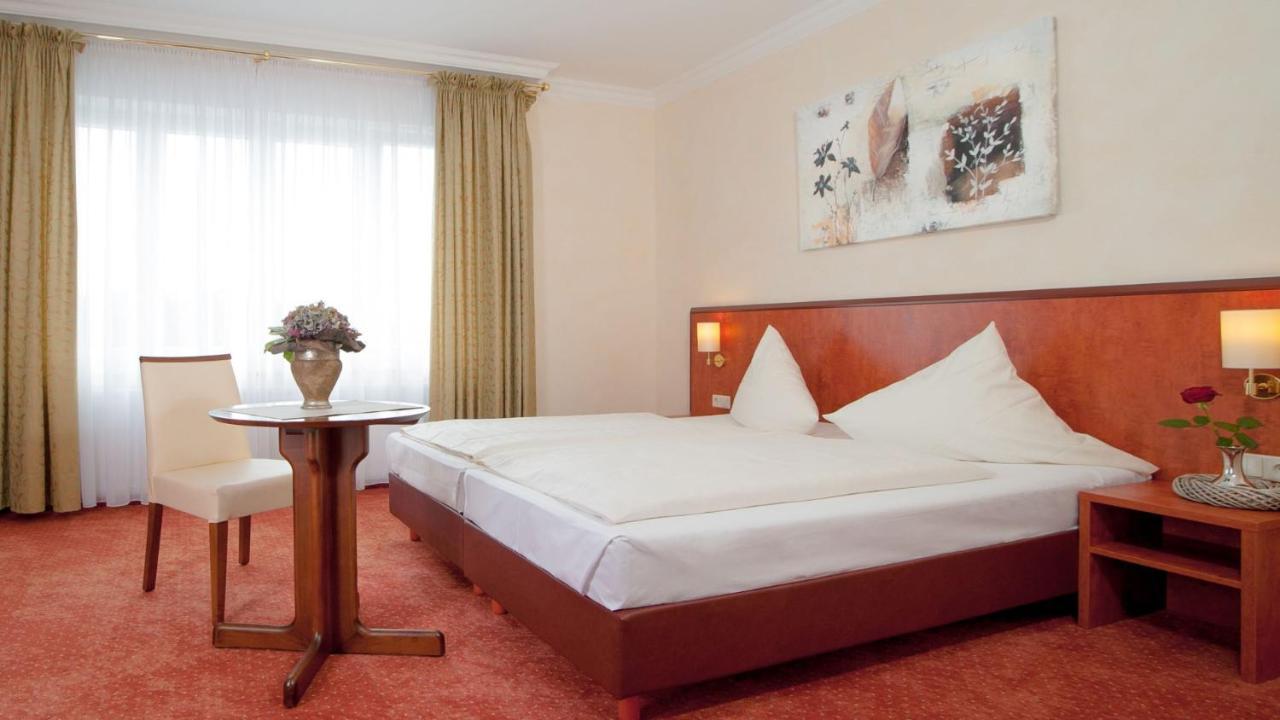 Landhotel Jaeckel Halle  Екстериор снимка