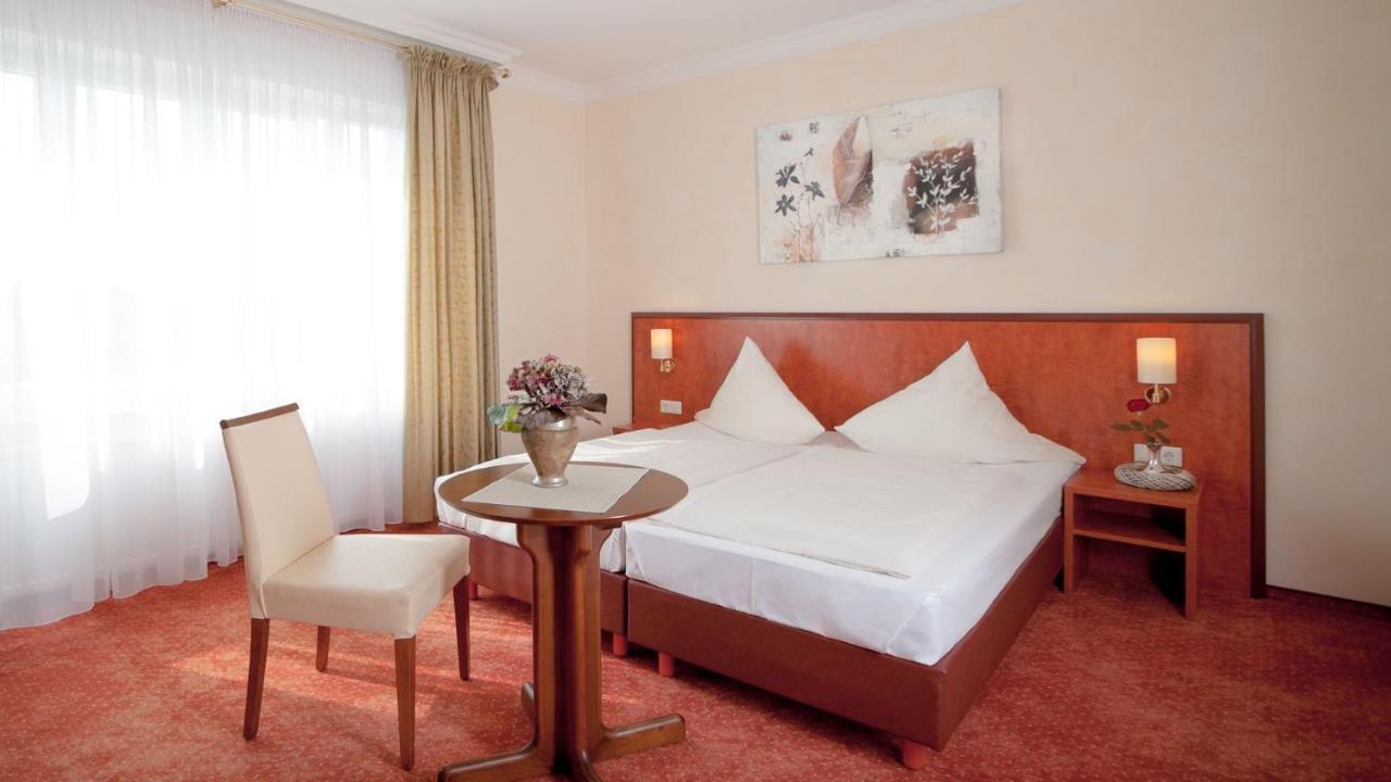 Landhotel Jaeckel Halle  Екстериор снимка