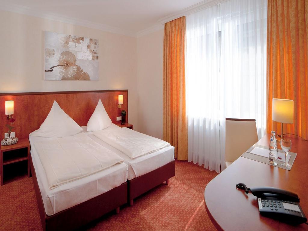 Landhotel Jaeckel Halle  Екстериор снимка